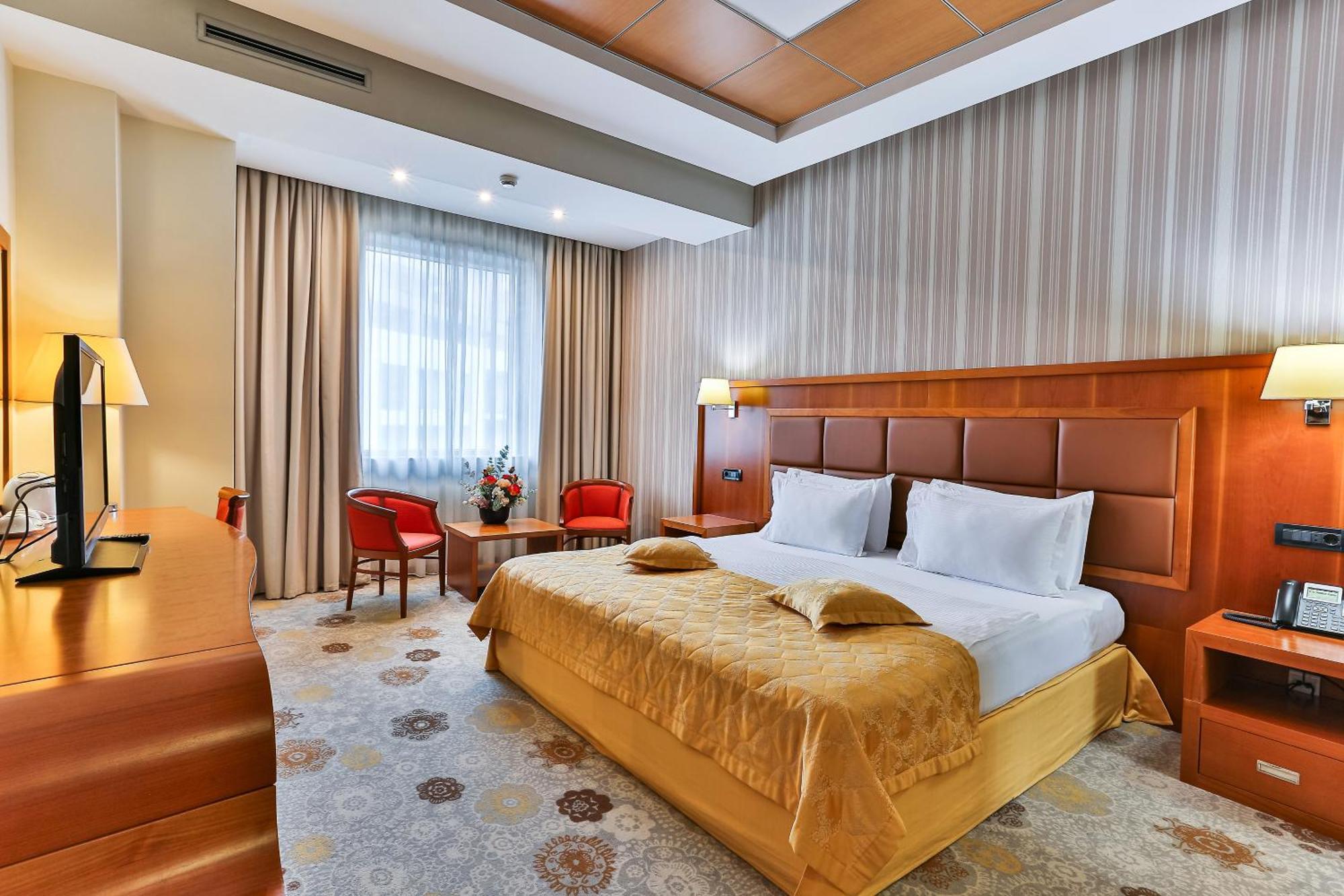 Kings Park Hotel Podgorica Exterior photo