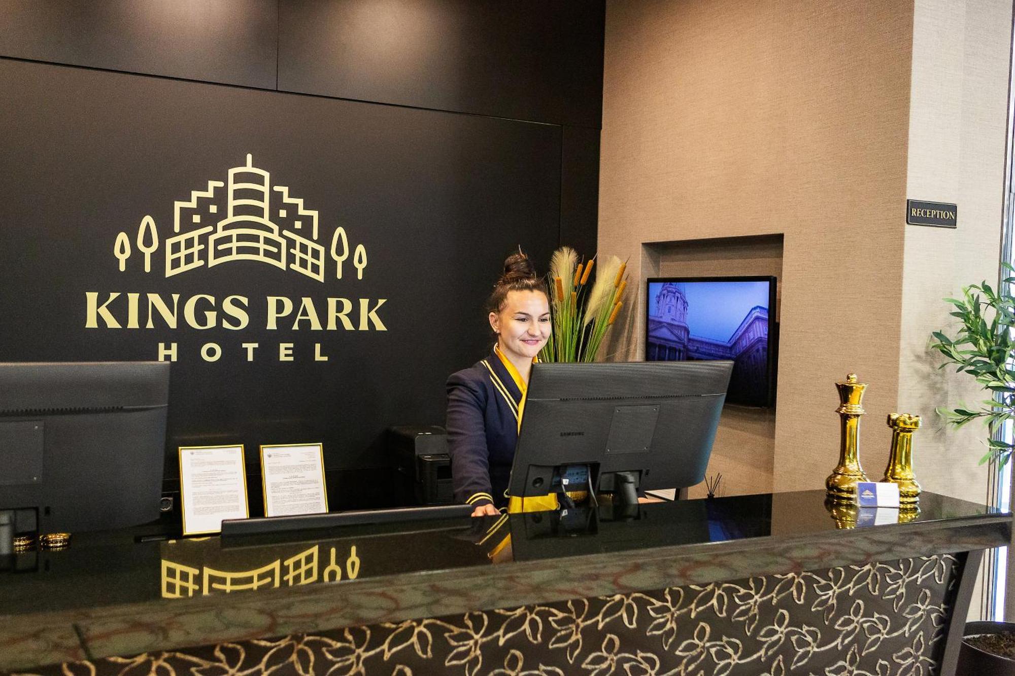 Kings Park Hotel Podgorica Exterior photo