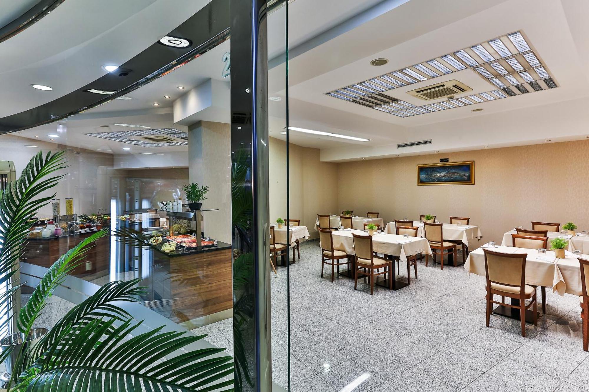 Kings Park Hotel Podgorica Exterior photo