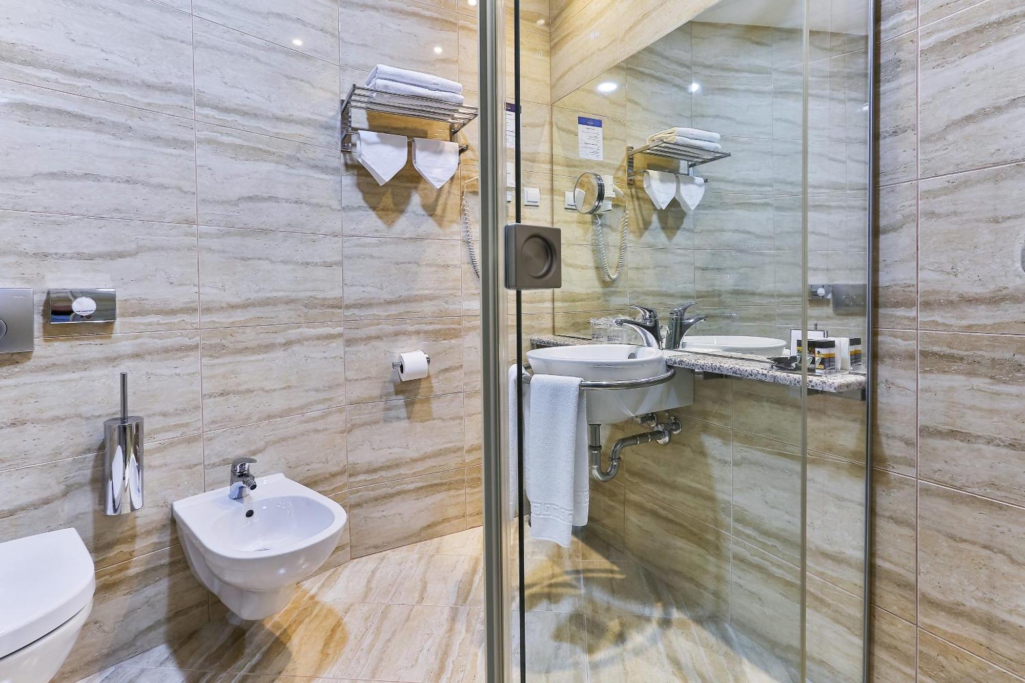 Kings Park Hotel Podgorica Exterior photo